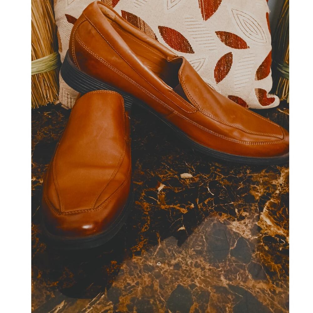 Preloved Men's Clarks Tilden Free Leather Slip On  Loafers - Size 13M / Cognac